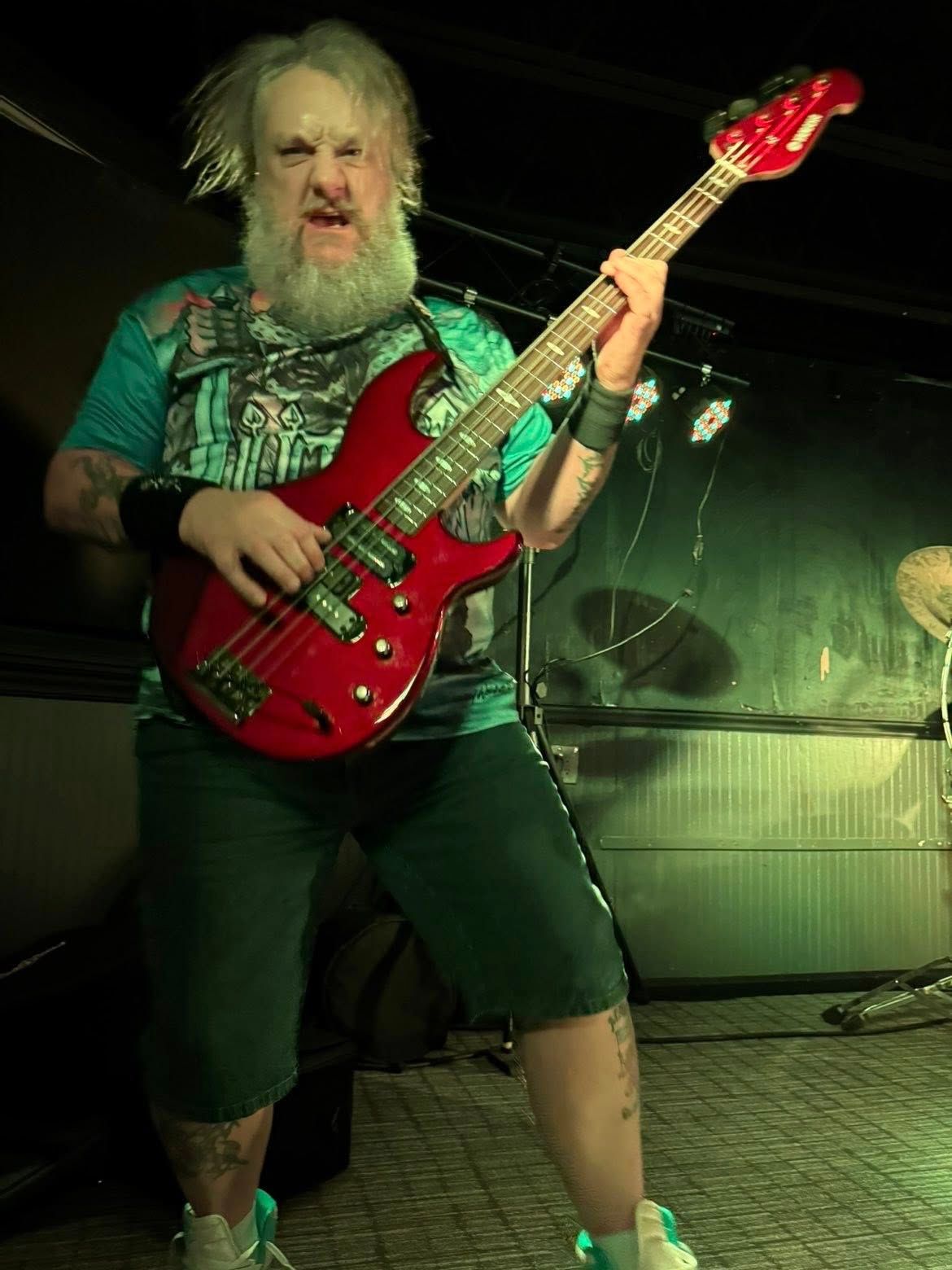 Stan Cartright performing live